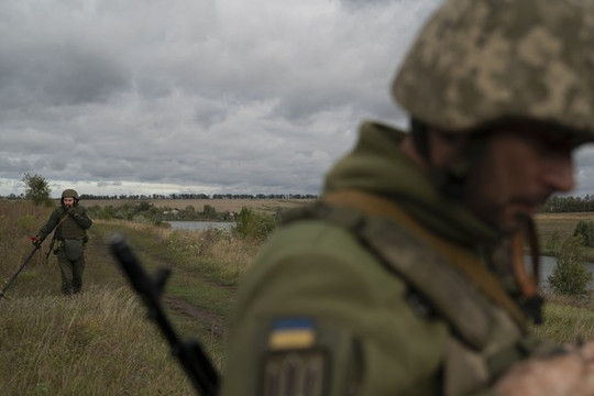 Clip: Loạt kho tên lửa Ukraine bị tấn công bằng vũ khí tầm xa có độ chính xác cao