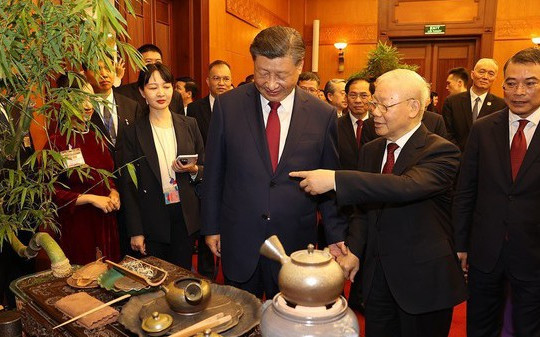 Tổng Bí thư Nguyễn Phú Trọng mời Tổng Bí thư, Chủ tịch Tập Cận Bình thưởng thức 3 loại trà