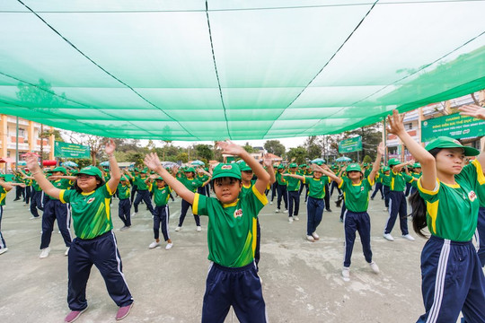 Hơn 11 nghìn học sinh tiểu học lập kỷ lục Việt Nam với màn đồng diễn thể dục ấn tượng