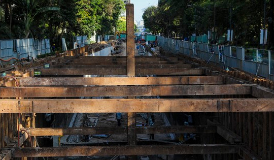 Hầm chui nghìn tỷ 'giải cứu' kẹt xe cửa ngõ sân bay Tân Sơn Nhất dần lộ diện