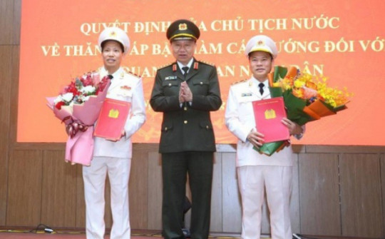 2 Thứ trưởng Bộ Công an được thăng cấp bậc hàm lên Trung tướng