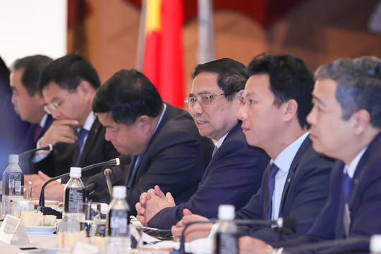 Thủ tướng: Việt Nam là nơi an trú trong cơn bão kinh tế toàn cầu
