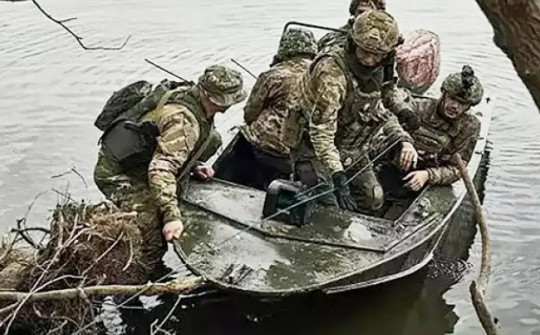 Báo Mỹ: Lính thủy đánh bộ Ukraine nói sự thật về cuộc vượt sông Dnipro