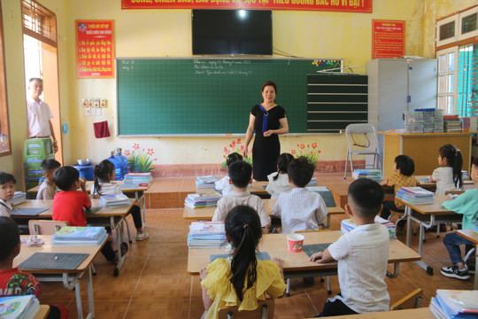 Giáo viên vùng cao Sơn La mong mỏi chính sách mới để thu hút nhân lực