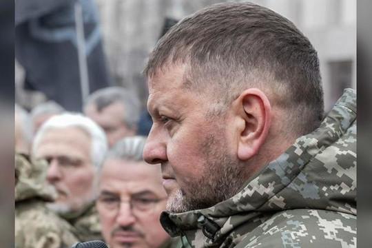 Tướng hàng đầu Ukraine chỉ trích Tổng thống Zelensky