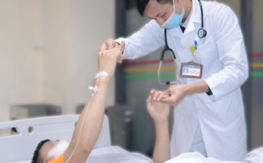 Trời lạnh, người đàn ông 34 tuổi tuổi bị đột quỵ khi đang chơi bóng bàn