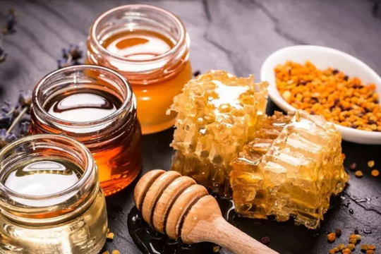 Sử dụng mật ong đúng cách giúp giảm ho, giải độc gan hiệu quả
