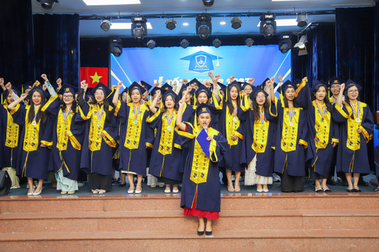 37 bác sĩ Y học dự phòng đầu tiên tốt nghiệp Trường Đại học Nguyễn Tất Thành