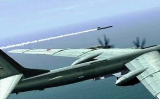 Chín máy bay ném bom chiến lược Tu-95MS cất cánh ở Nga