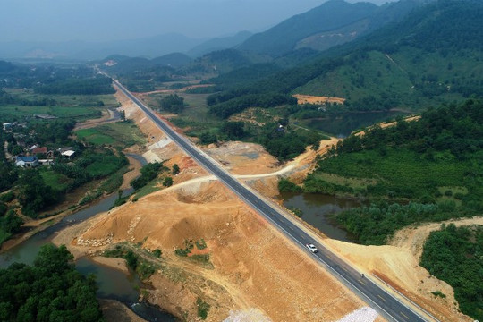 Gần 10.000 tỷ đồng xây cao tốc Hòa Bình - Mộc Châu