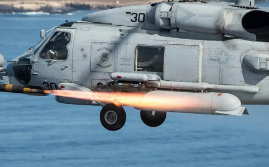 Nhà Trắng lên tiếng sau khi trực thăng Mỹ bắn chìm ba xuồng Houthi ở Biển Đỏ
