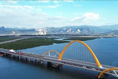 Quảng Ninh đưa vào sử dụng thêm cây cầu qua vịnh Cửa Lục