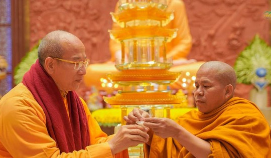Trụ trì chùa Ba Vàng bị kỷ luật vụ ‘xá lợi tóc Đức Phật’