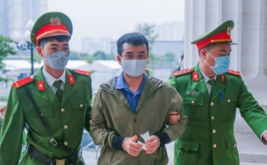 Các bị cáo trong đại án Việt Á đã đến tòa, bắt đầu ngày xét xử thứ 2