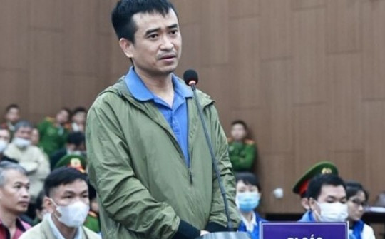 Ông chủ Việt Á khai lý do phải 'nhờ vả' cựu bộ trưởng Nguyễn Thanh Long thông qua thư ký