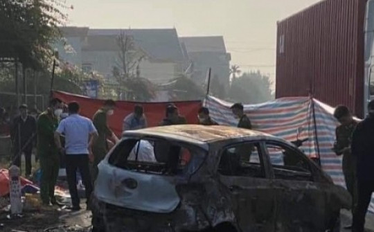 1 người bị cháy đen trong xe ô tô ở Thái Bình
