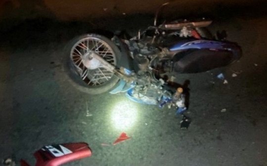 Xe máy đấu đầu trực diện trên Quốc lộ 14, 2 người tử vong
