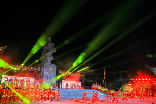 Tái hiện sinh động lễ lên ngôi và đại phá quân Thanh của hoàng đế Quang Trung