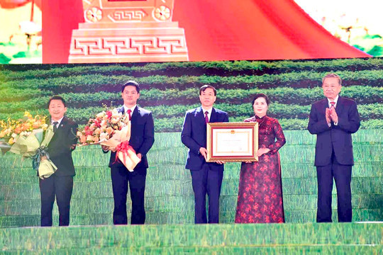 Lai Châu đón nhận Huân chương Lao động Hạng Nhất: Dấu mốc quan trọng khẳng định sự phát triển toàn diện sau 20 năm thành lập tỉnh