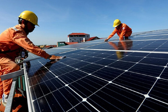 EVN công bố giá mua điện mặt trời mái nhà năm 2024