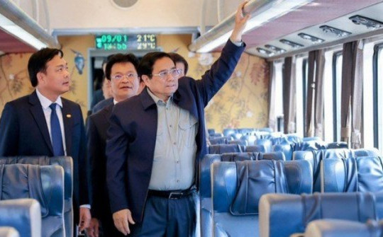 Thủ tướng thị sát ga Hà Nội, chỉ đạo quyết tâm làm đường sắt tốc độ cao