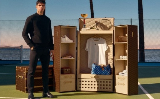 Ngôi sao quần vợt Carlos Alcaraz trở thành cảm hứng cho mẫu rương sang chảnh của Louis Vuitton