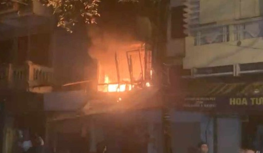 Hà Nội: Cháy nhà trên phố Hàng Lược, 4 người tử vong