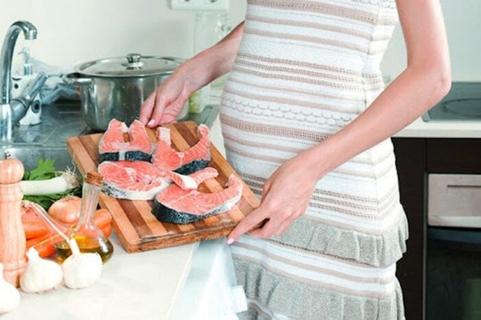 Bà bầu nên bổ sung cá vào thực đơn mang thai như thế nào?