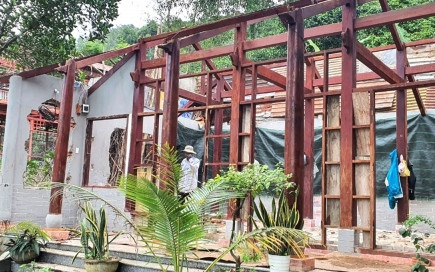 Tháo dỡ công trình trái phép của gia đình cựu Giám đốc Sở Ngoại vụ Bình Định