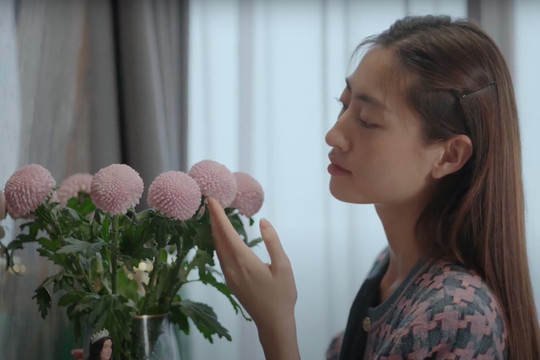 Hoa hậu Lương Thùy Linh gây chú ý với vlog chia sẻ về ngoại hình