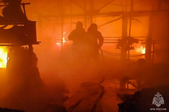 Video: Lửa nhấn chìm kho khí đốt Nga