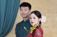 Ảnh Tết của Thành Chung và vợ hot girl nhận 'mưa' lời khen