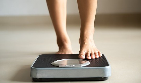 Chuyên gia mách bạn thời điểm tốt nhất trong ngày để kiểm tra cân nặng