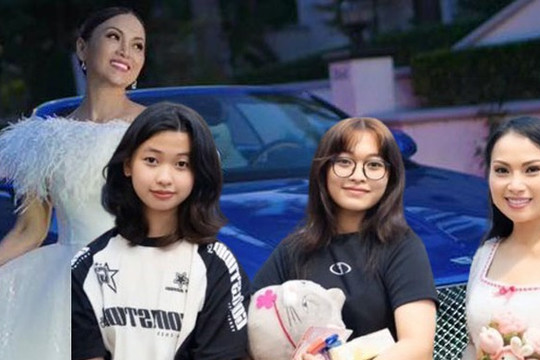 Nữ ca sĩ Việt giàu nhất thế giới khéo dạy con thế này, bảo sao 2 con gái nhỏ vừa ngoan, vừa học giỏi