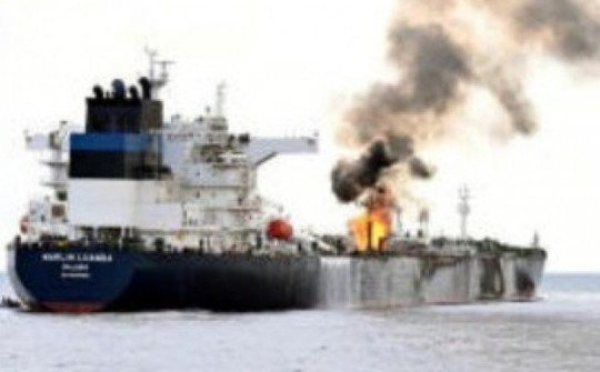 Houthi tố Mỹ - Anh tập kích cảng xuất khẩu dầu lớn nhất ở Yemen