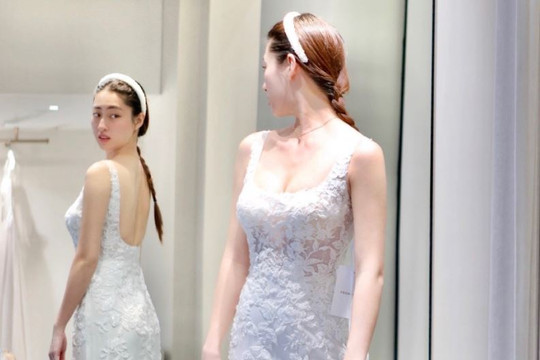 Hình ảnh hoa hậu Lương Thùy Linh thử váy cưới gây 'bão' mạng