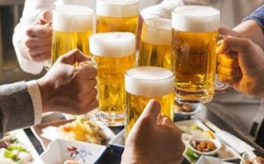Ngày Tết, uống rượu bia thế nào để không phải nhập viện?