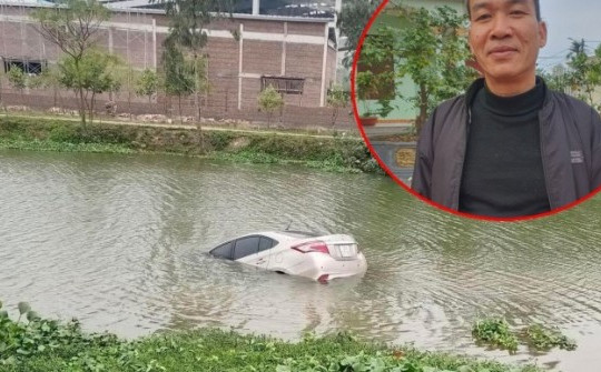 Người đàn ông kể giây phút cứu nữ tài xế mắc kẹt trong ô tô đang chìm dưới sông