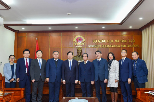 Bộ trưởng Nguyễn Kim Sơn tiếp Chủ tịch Hội đồng Đại học Thanh Hoa
