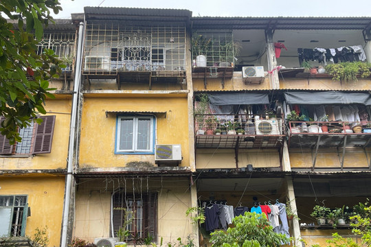 Ngỡ ngàng giá nhà tập thể cũ nát có giá lên đến gần 200 triệu đồng/m2, ngang ngửa chung cư sang chảnh bậc nhất Hà Nội