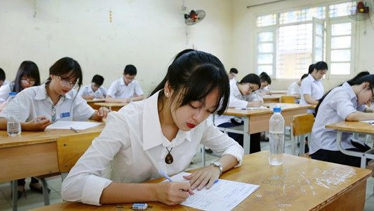 Tuyển sinh lớp 10 ở Hà Nội: Không phải xếp hàng giữ chỗ