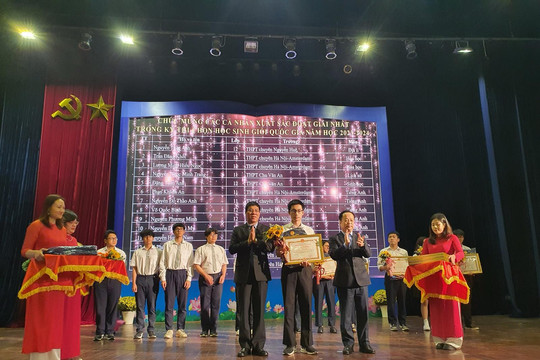 Hà Nội tuyên dương khen thưởng 184 học sinh giỏi quốc gia