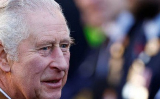 Vua Charles III mắc ung thư, Hoàng tử Harry bay gấp về Anh