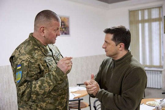 Tư lệnh quân đội Ukraine đã chấp nhận từ chức?