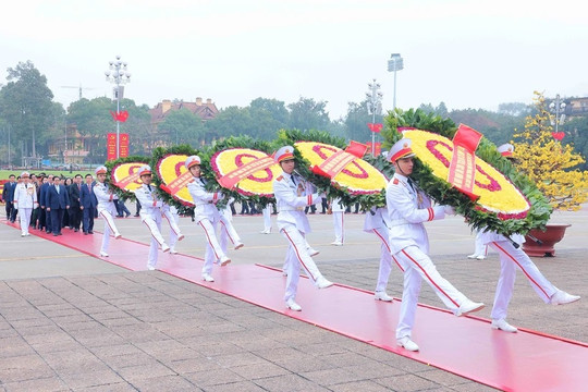 Lãnh đạo Đảng, Nhà nước vào Lăng viếng Chủ tịch Hồ Chí Minh nhân dịp Tết