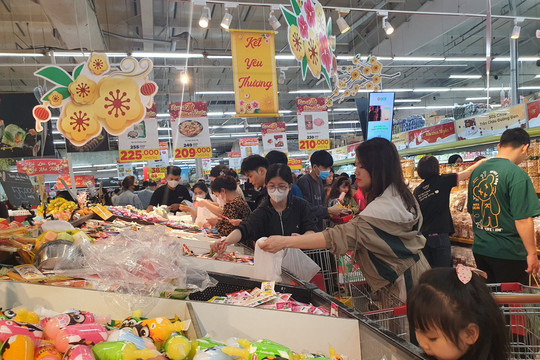 Nhiều siêu thị mở cửa trở lại từ mùng 2 Tết