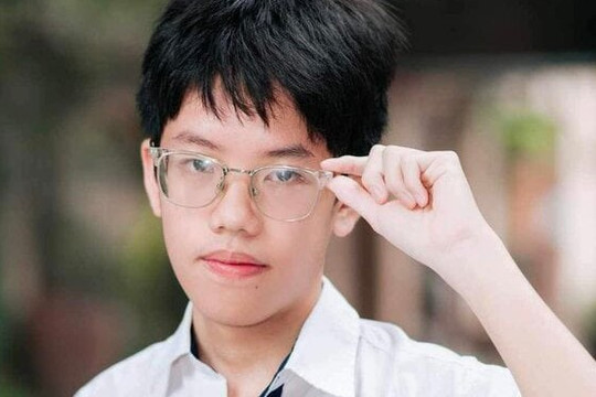 Từng 'mất gốc' tiếng Anh, nam sinh Hà Nội đạt điểm SAT top 2% thế giới