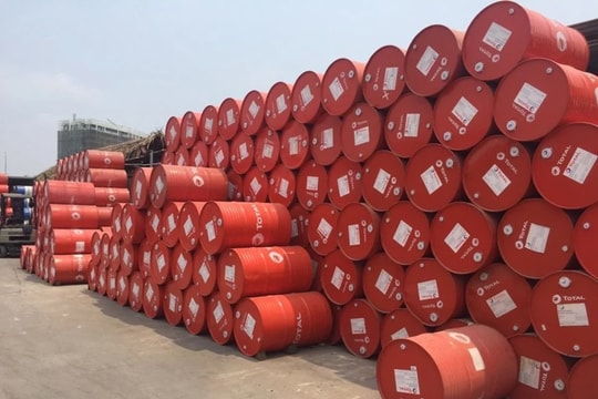 Giá xăng dầu hôm nay 17/2: Tăng vượt 83 USD/thùng