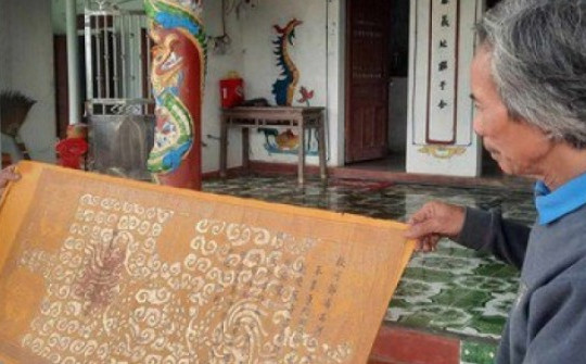 Lưu giữ 2 sắc phong hơn 100 năm mới biết báu vật vua ban