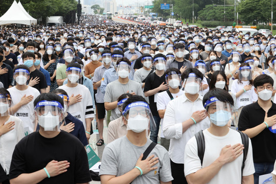 Nhân viên ngành Y Hàn Quốc đình công vì tăng chỉ tiêu đại học